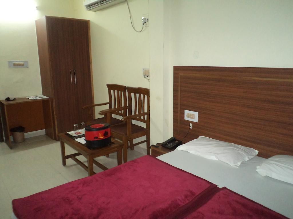 Hotel Umang Лакхнау Номер фото