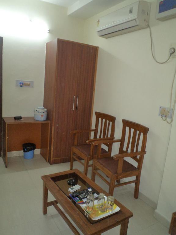 Hotel Umang Лакхнау Экстерьер фото